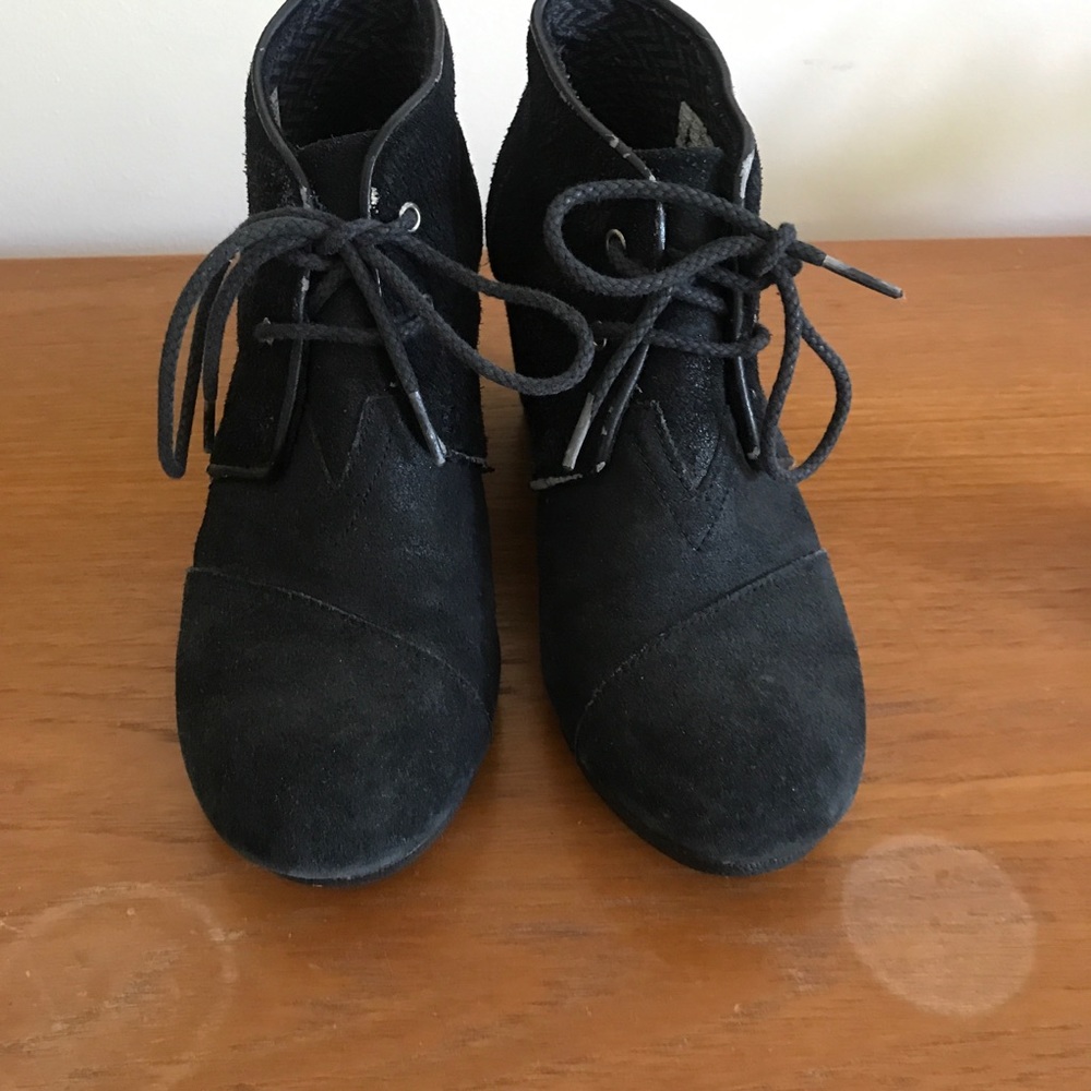 Tom’s booties